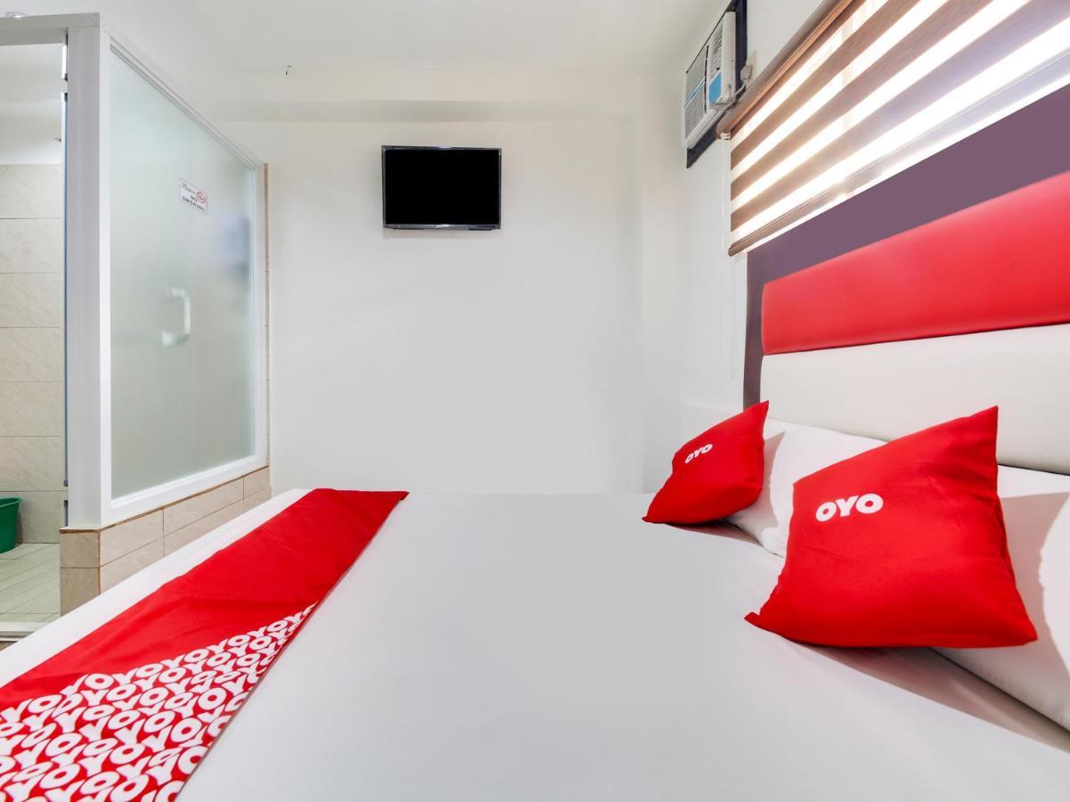 Oyo 895 Golden Majestic Pension Inn Manila Zewnętrze zdjęcie