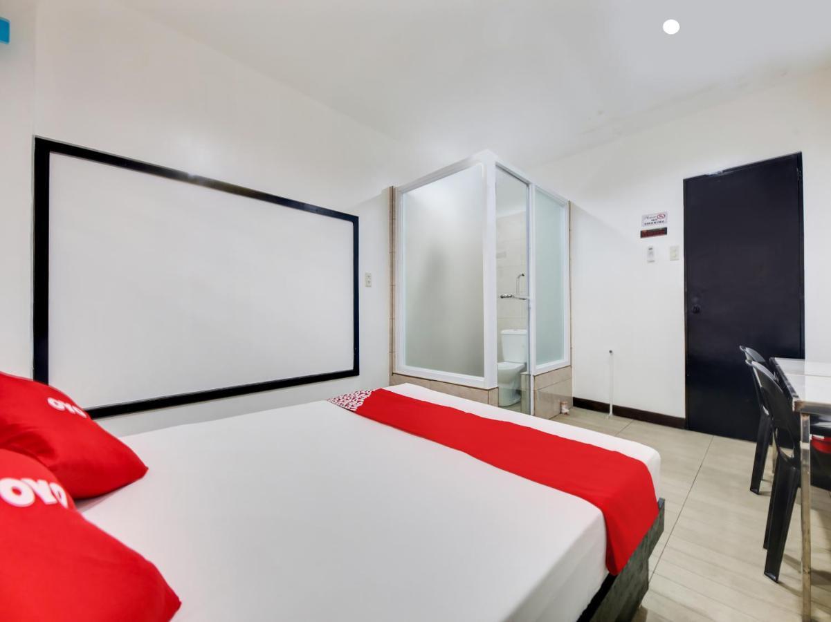 Oyo 895 Golden Majestic Pension Inn Manila Zewnętrze zdjęcie