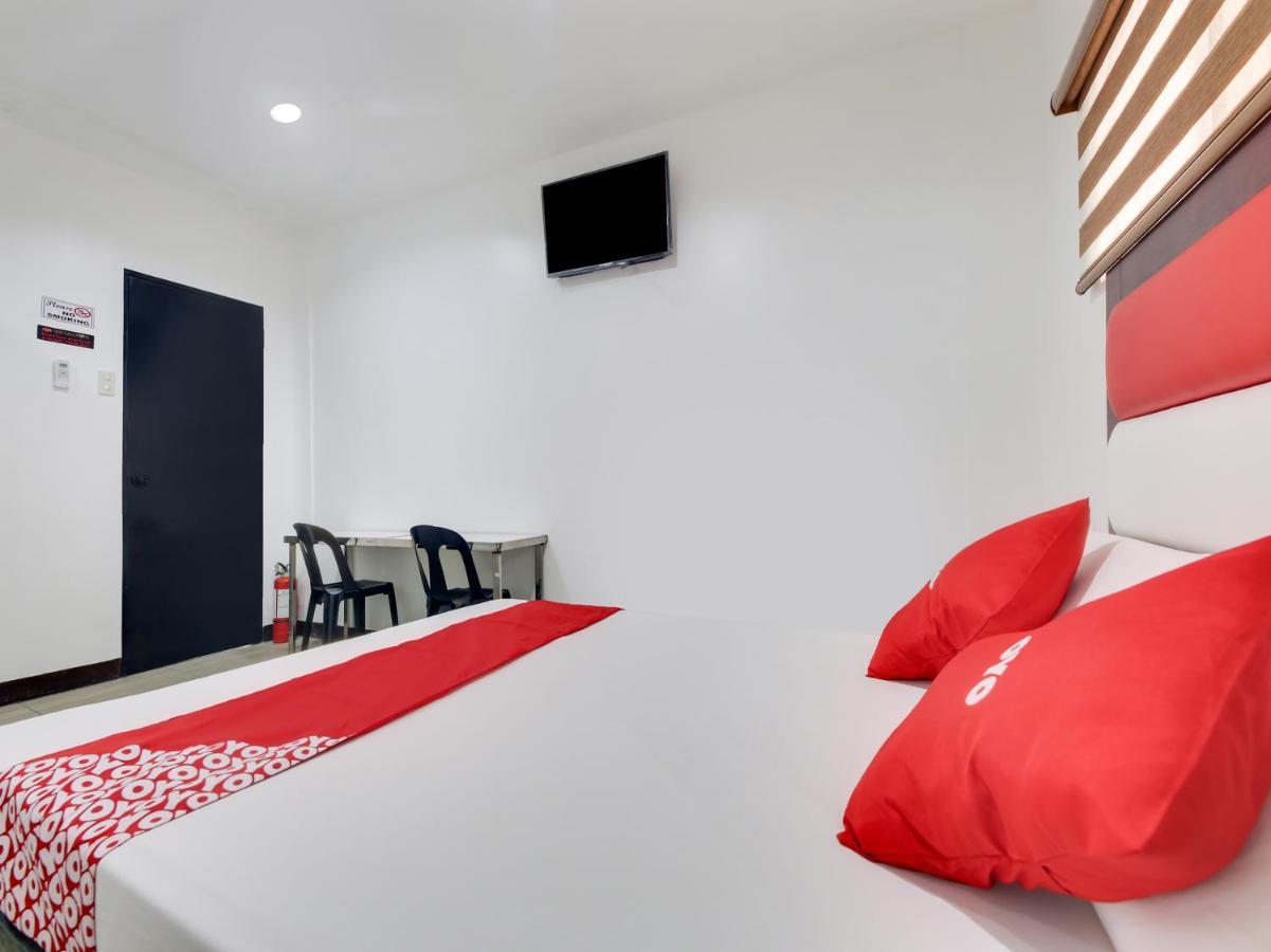Oyo 895 Golden Majestic Pension Inn Manila Zewnętrze zdjęcie