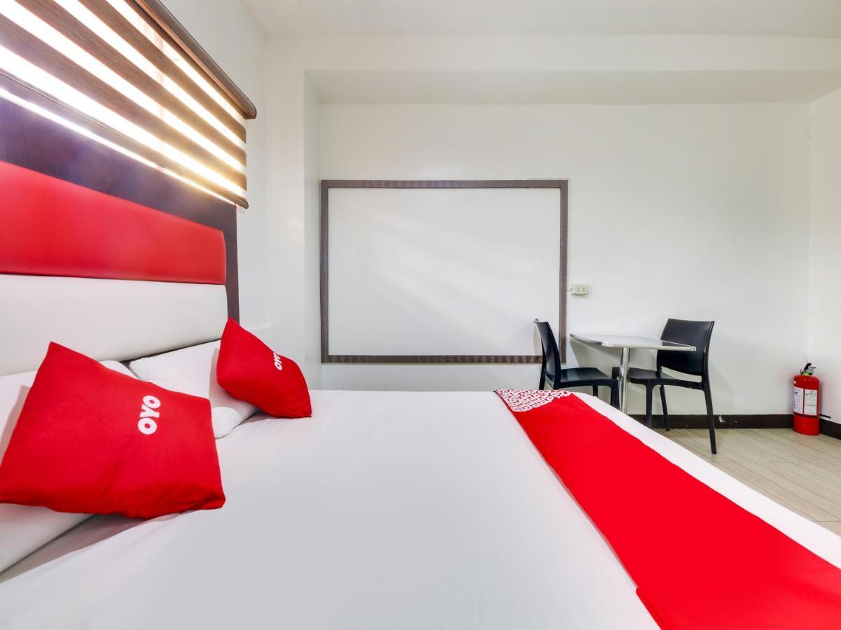 Oyo 895 Golden Majestic Pension Inn Manila Zewnętrze zdjęcie