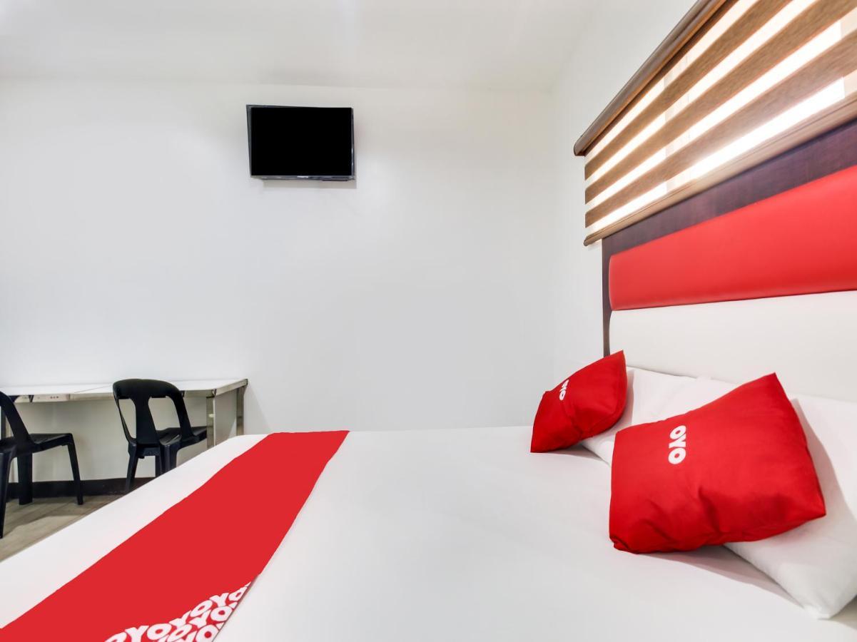 Oyo 895 Golden Majestic Pension Inn Manila Zewnętrze zdjęcie