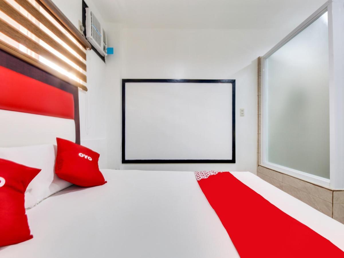 Oyo 895 Golden Majestic Pension Inn Manila Zewnętrze zdjęcie